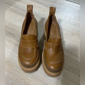 Heeled penny loafers